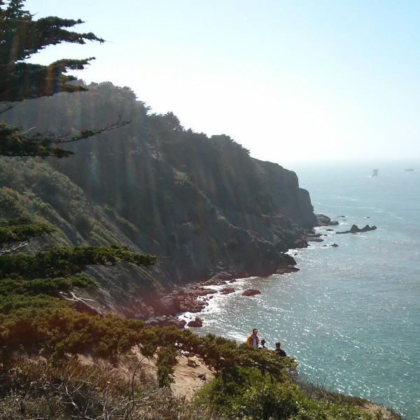 The cliffs of the Lands End trail, looking out over the Pacific Ocean